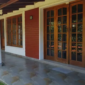 No.11 Uptown Econostay Канди